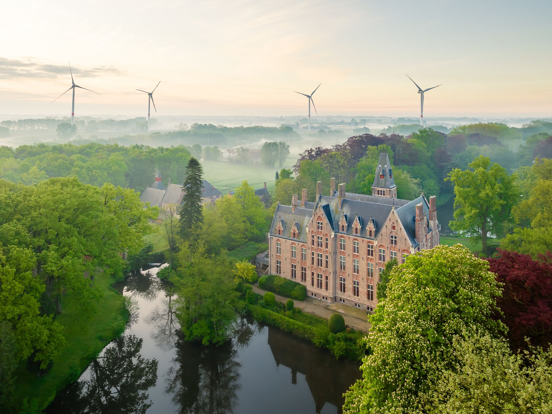 Kasteel van Loppem Dronefoto (c) Westtoer (2)