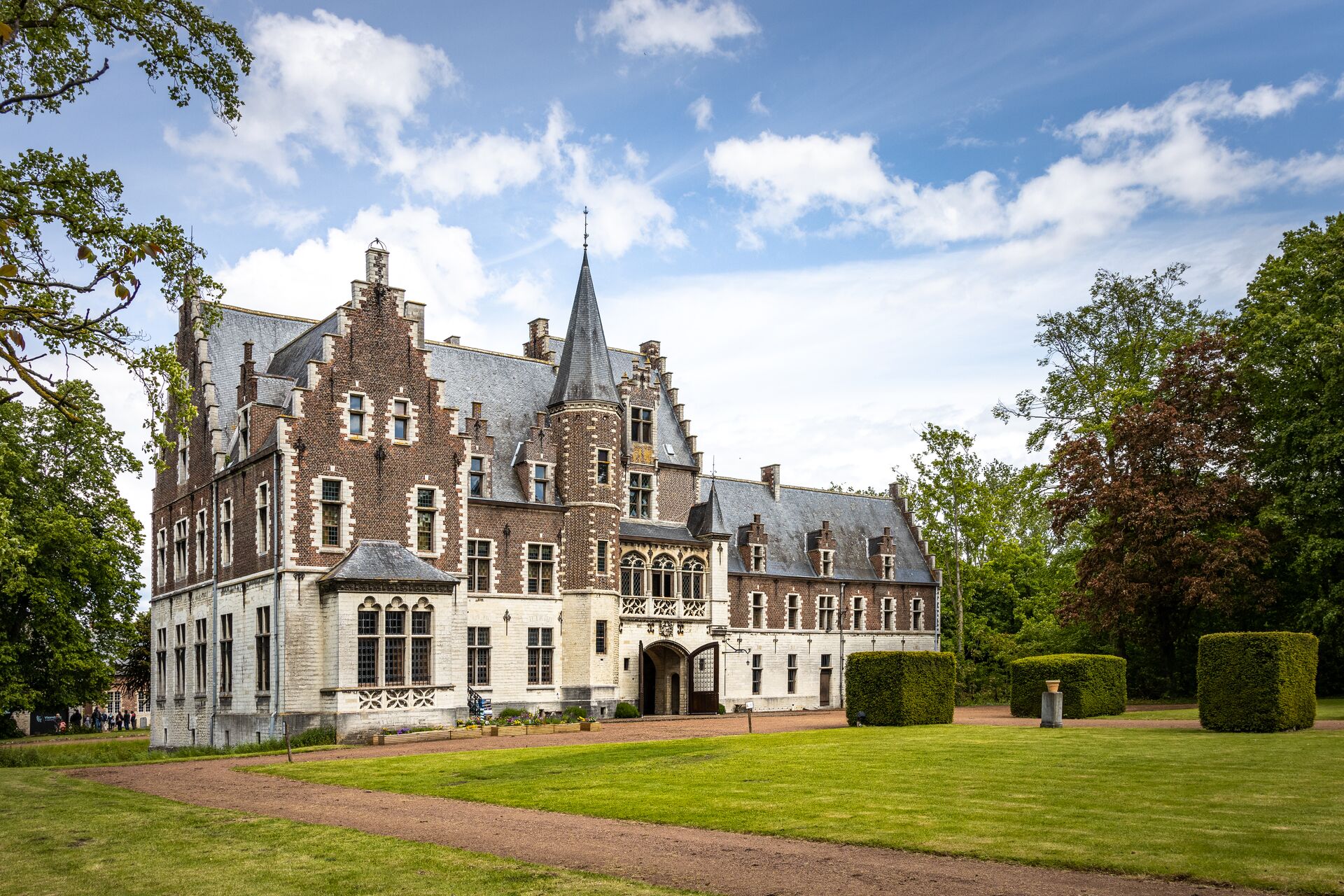 pressmedia.Het Steen is een kasteel in de Belgische plaats Elewijt en wordt vaak ook Het Kasteel van Elewijt of Het Rubenskasteel genoemd. Het werd in 1948 beschermd als monument.@gmail.com Rubenskasteel © Romain Foubert