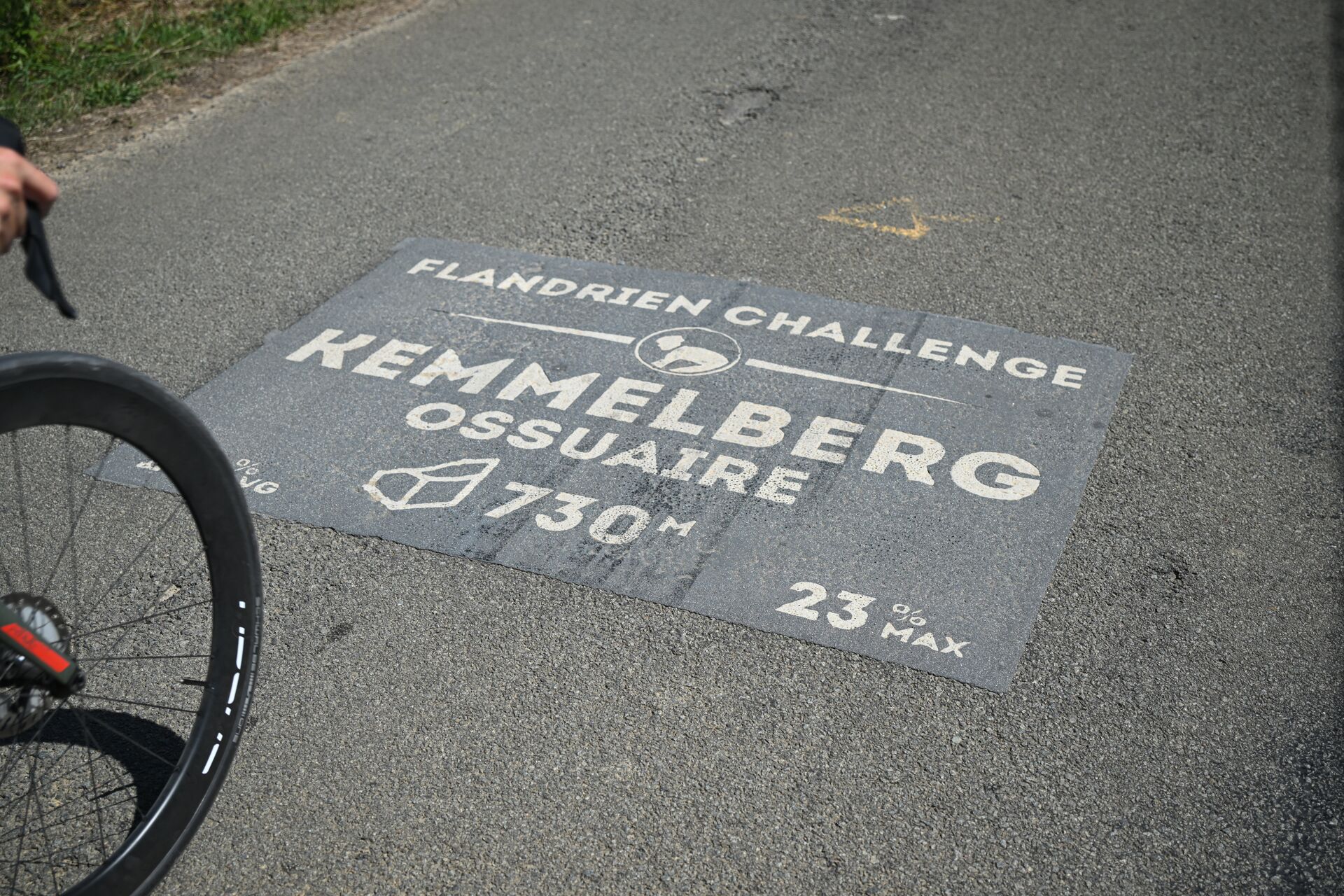 CYCLING IN FLANDERS _Kemmelberg (c) Grinta!