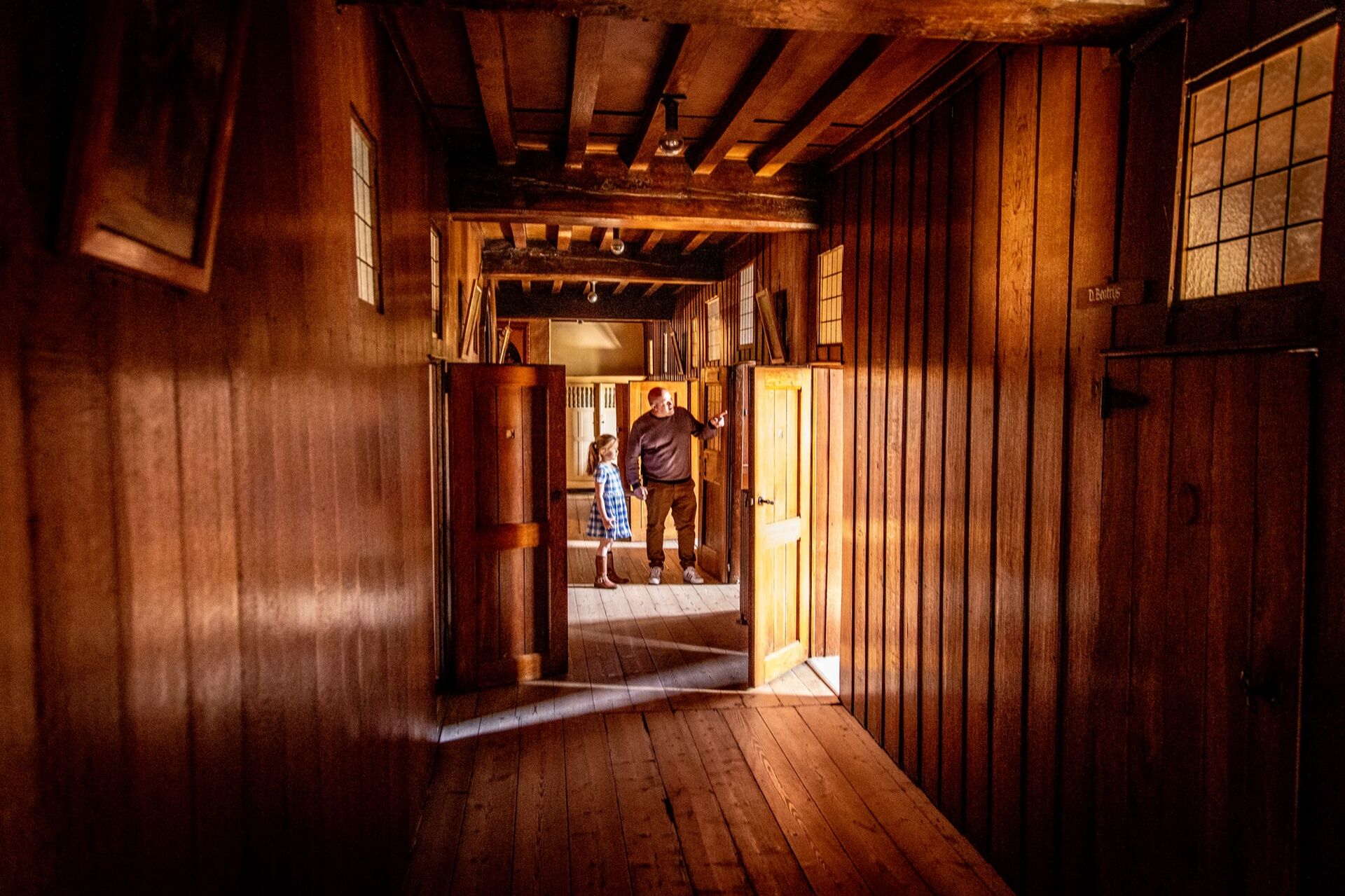 De Sint-Godelieveabdij is een historische site en beschermd monument met drie binnentuinen, gelegen tussen het station en ‘t Zand. Sint-Godelieveabdij-95 © Thomas De Boever