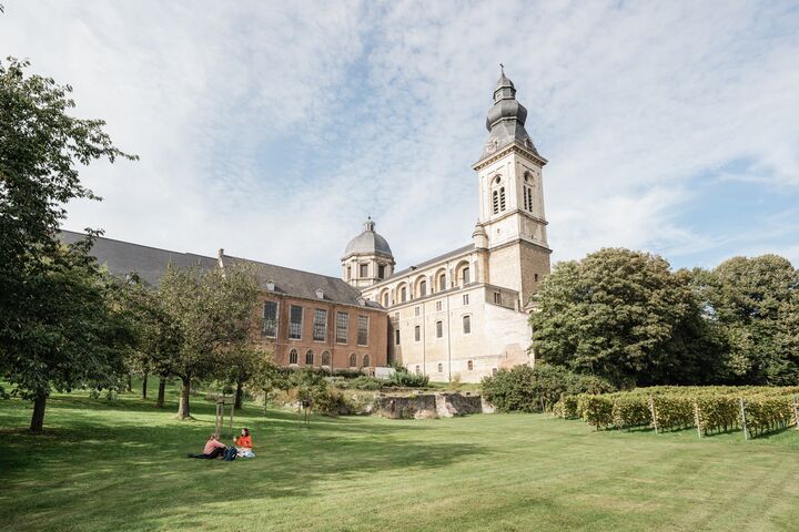 St Peter’s Abbey is partly occupied by cultural, historical and photographic exhibitions organized by Historical Houses Ghent. You can use the other halls "Kapittelzaal" and "Refter" for public or private events. The "Bibliotheekzolder" is located outside of the tourist circuit, therefore giving you the opportunity to use it during the daytime. This room is suitable for concerts, lectures, receptions and dinners. show all pictures