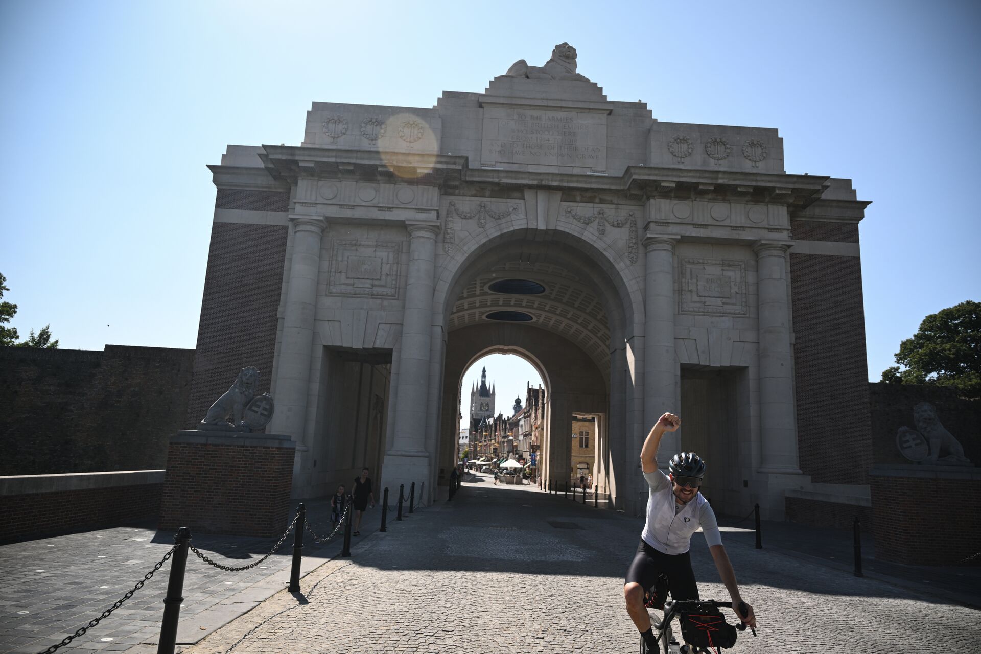 CYCLING IN FLANDERS Menin Gate Ypres (c) Grinta! (2)