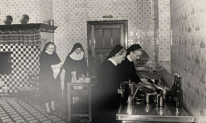 Sint-Godelieveabdij_Zusters in keuken