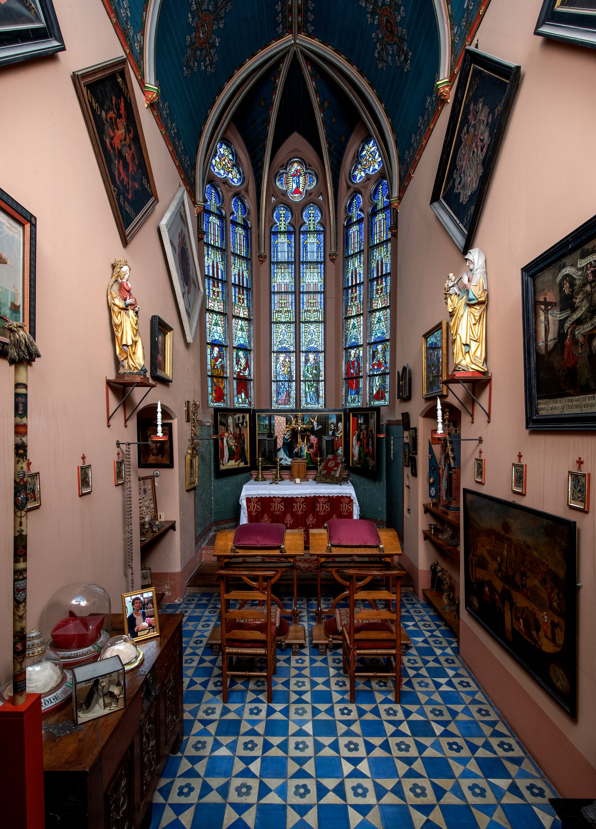 Kasteel_van_Loppem-Stichting_Jean_van_Caloen_kapel_St._van_Caloen_001