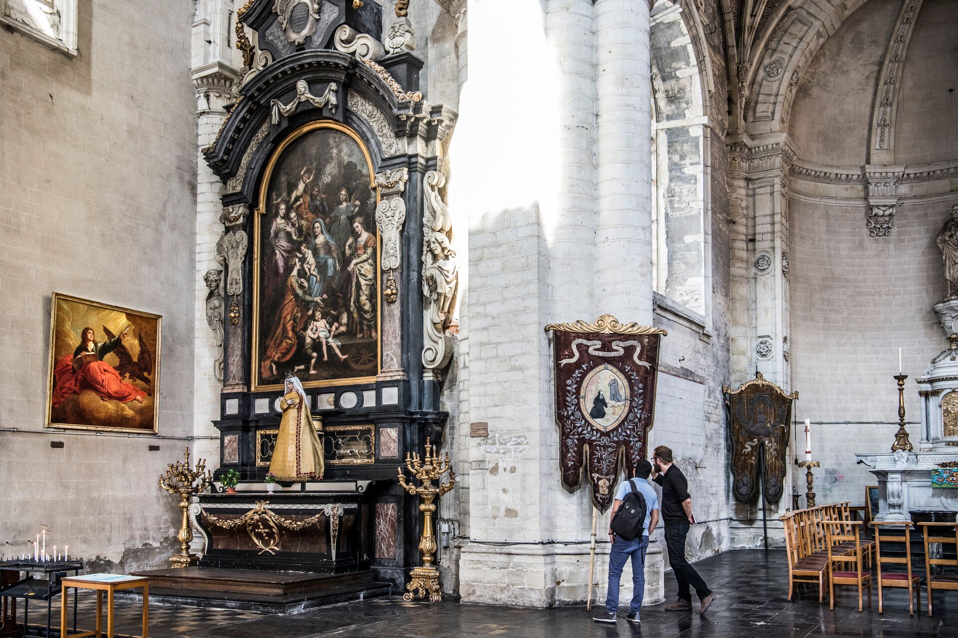 schilderij uit de 17de eeuw door Van Loon - De Heilige Ursula gekroond door het Kind Jezus Sint-Jan Baptist ten Begijnhofkerk, Brussel, schilderij, Van Loon, (c) Saskia Vanderstichele - Openbaar Kunstbezit Vlaanderen