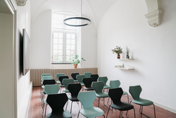 Sint-Pietersabdij_Meetingroom_Rozemarijn (c) Yuri_Andries