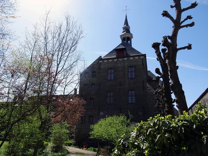 Kerk en Klooster van de Ongeschoeide Karmelieten - Pascal van Acker - Inventaris Onroerend Erfgoed