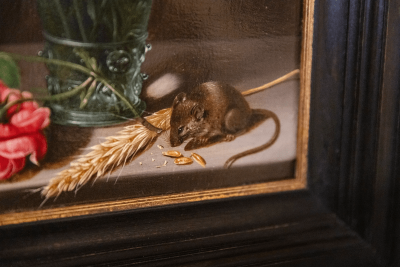 Clara Peeters – detalle de Flores en un jarrón con un ratón mordisqueando