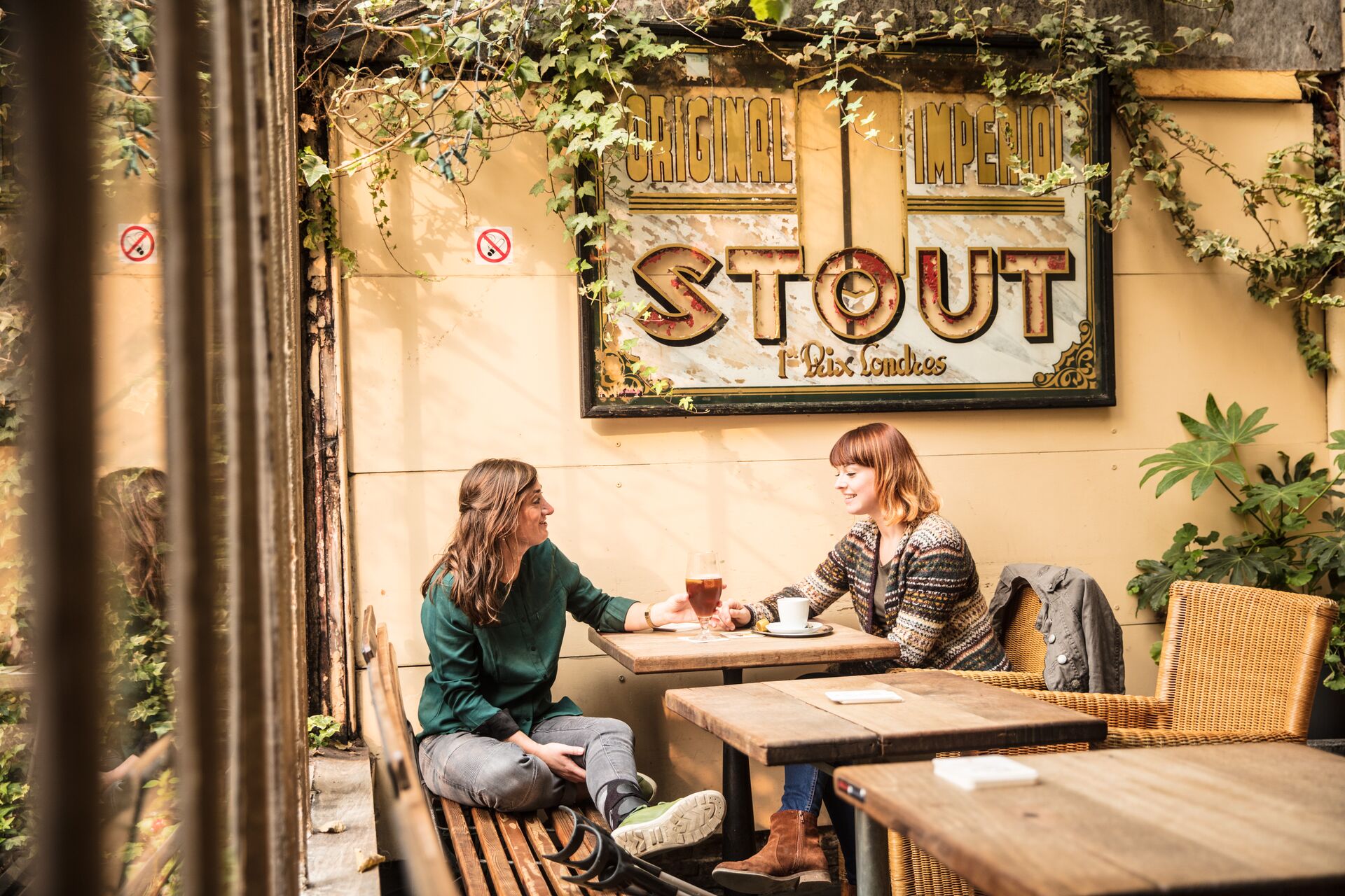 binnenzicht Gouden Vis Mechelen Café 'De Gouden Vis' - Mechelen 5 © Piet De Kersgieter