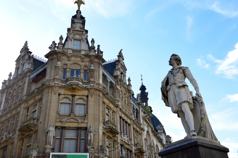 Antwerpen-Standbeeld_Antoon_Van_Dyck_Copyright Jan Crab