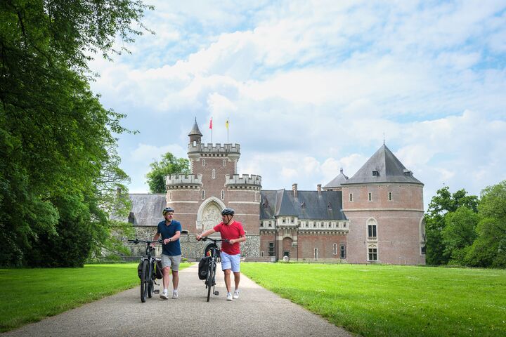 Ciclisti al Castello di Gaasbeek