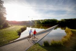 ‘Fietsen door het Water’ in Bokrijk © David Samyn