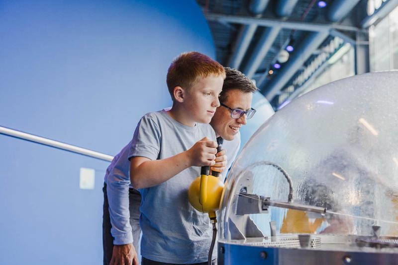 Hidrodoe is een interactief doe-centrum over water in het Netepark in Herentals, dat volledig gewijd is aan het thema water. Het is een onderdeel van watermaatschappij Pidpa. Het is geen museum in de strikte zin van het woord, maar een echt doe-centrum waar de bezoeker overal mag aankomen en zelf mag experimenteren. Hidrodoe (c) Hidrodoe (5)