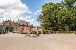 Flanders by bike: Fietsroute 'Go with the Flow' KASTEEL DE MARNIX DE SAINTE ALDEGONDE