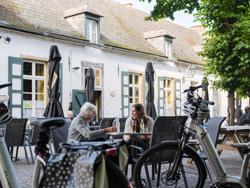 Flanders by bike: Fietsroute 'Fietsen vanuit Leuven - Hageland' Abdij van Vlierbeek horeca -Kessel-Lo