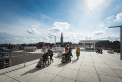Eeuwenoud erfgoed en bier, kennis en jeugdigheid. Dat vat Leuven mooi samen. De rijke geschiedenis van deze stad, op een steenworp van Brussel, toont zich in het Groot Begijnhof, het gotische stadhuis, de barokke Sint-Michielskerk met zijn unieke buitenaltaar en de talloze kunstschatten in Museum M. VISIT M Leuven (c) Kris Jacobs